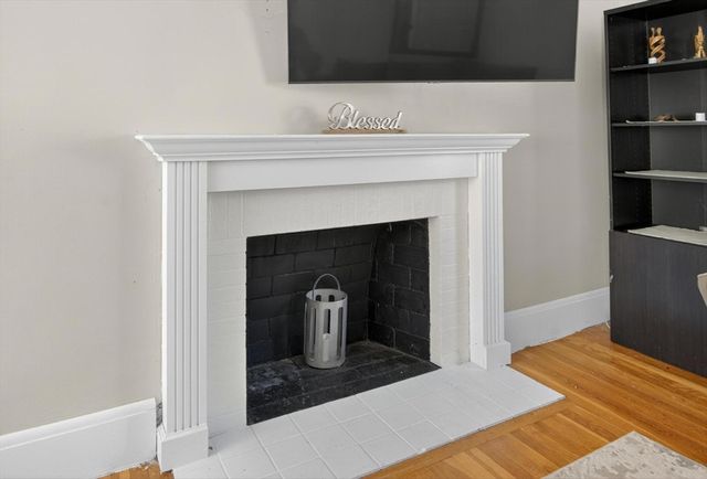 18 Hillside Dr, Lunenburg, MA 01462
