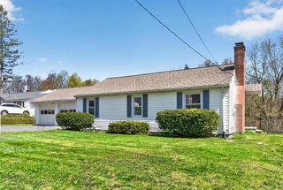 18 Hillside Dr, Lunenburg, MA 01462
