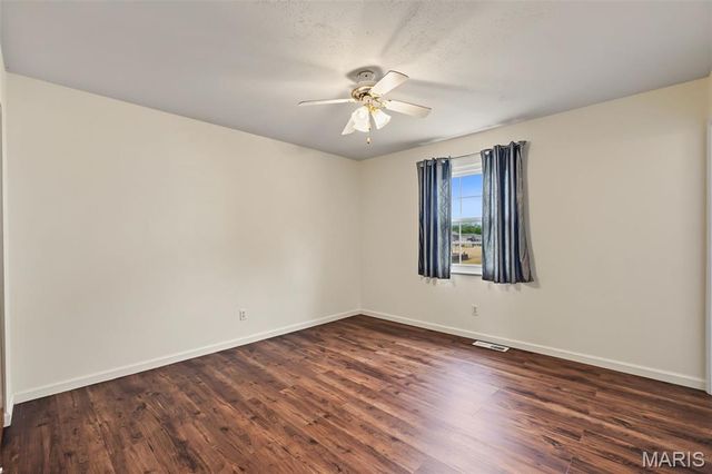 2263 McKelvey Road, Maryland Heights, MO 63043