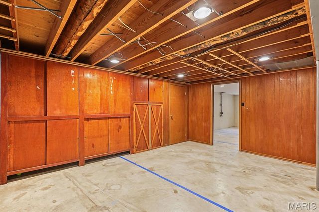 2263 McKelvey Road, Maryland Heights, MO 63043