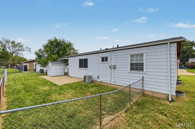 2263 McKelvey Road, Maryland Heights, MO 63043