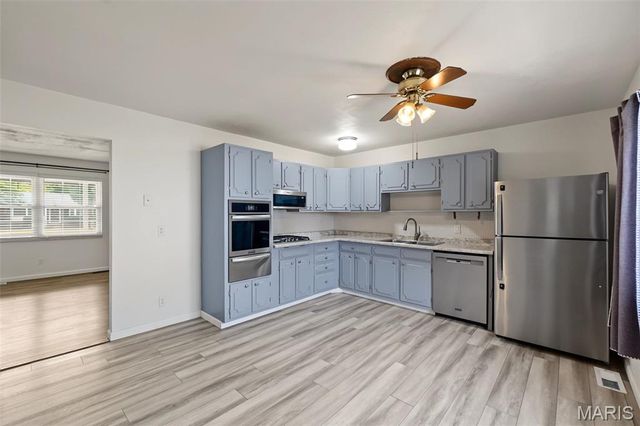 2263 McKelvey Road, Maryland Heights, MO 63043