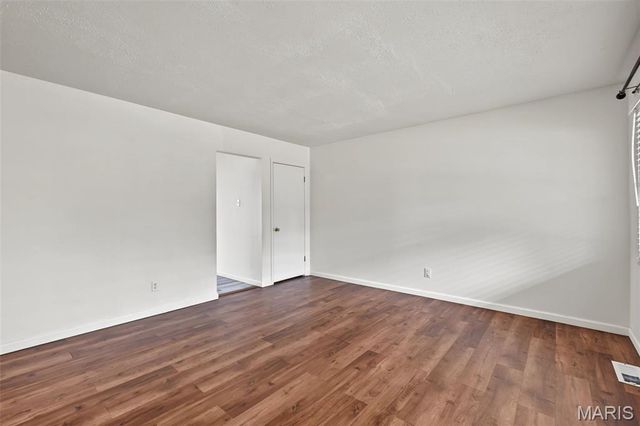 2263 McKelvey Road, Maryland Heights, MO 63043