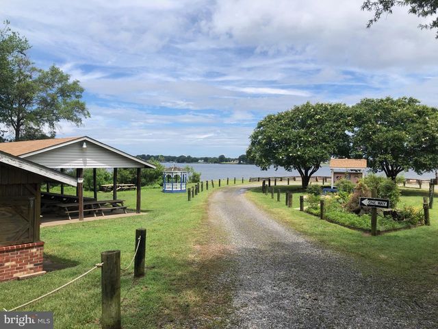 237 NICHOLSON DR, Colonial Beach, VA 22443