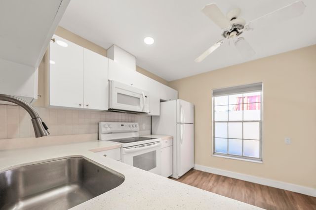 270 CAPE COD Circle B, Lake Worth, FL 33467
