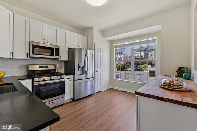 15729 LANSDALE PL, Dumfries, VA 22025