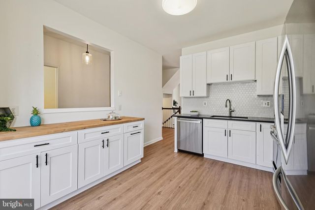 15729 LANSDALE PL, Dumfries, VA 22025