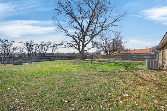 2308 Foxglen Court, Fort Worth, TX 76131