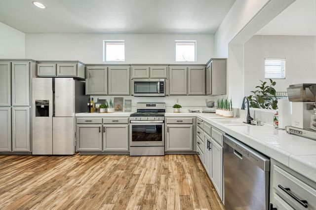 2381 E Christopher Drive, Fresno, CA 93720