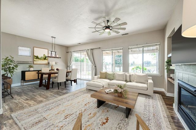 2381 E Christopher Drive, Fresno, CA 93720