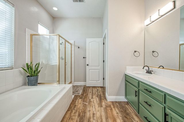 2381 E Christopher Drive, Fresno, CA 93720