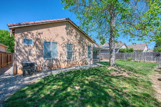 2381 E Christopher Drive, Fresno, CA 93720