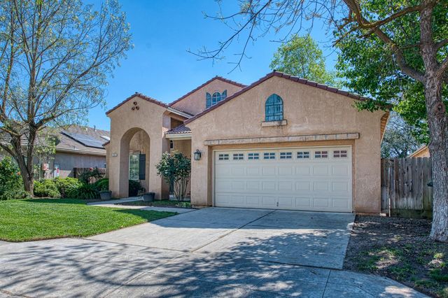 2381 E Christopher Drive, Fresno, CA 93720