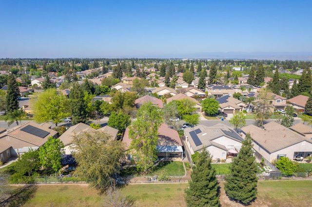2381 E Christopher Drive, Fresno, CA 93720