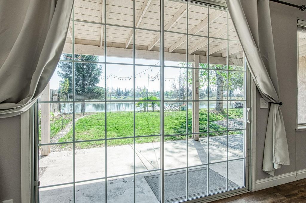 Image 22 of property listing at 2381 E Christopher Drive, Fresno, CA 93720