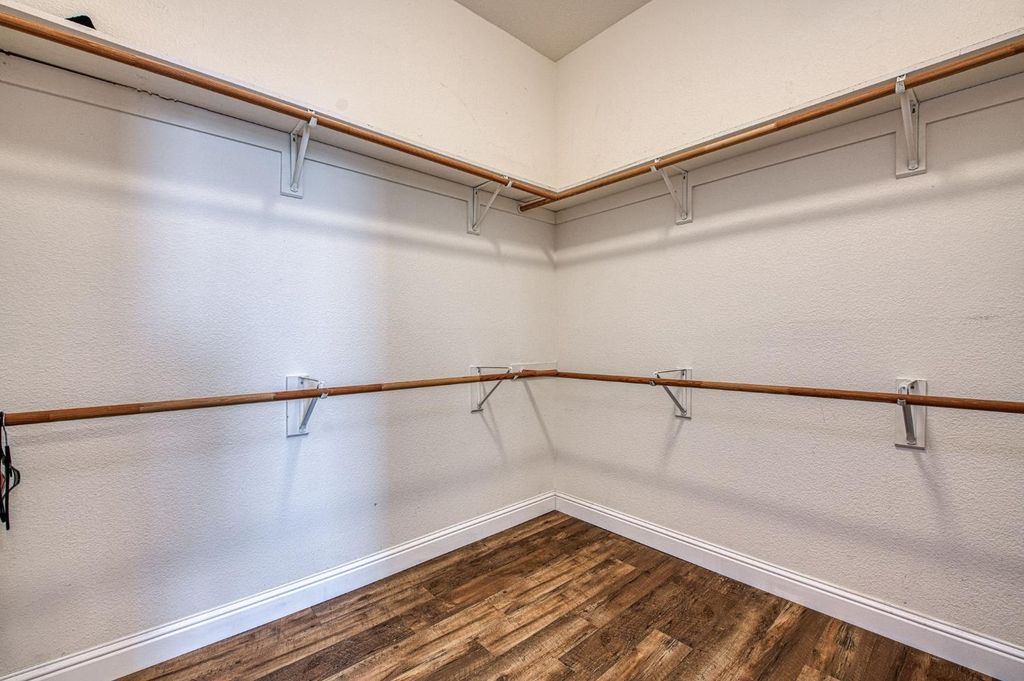 Image 31 of property listing at 2381 E Christopher Drive, Fresno, CA 93720