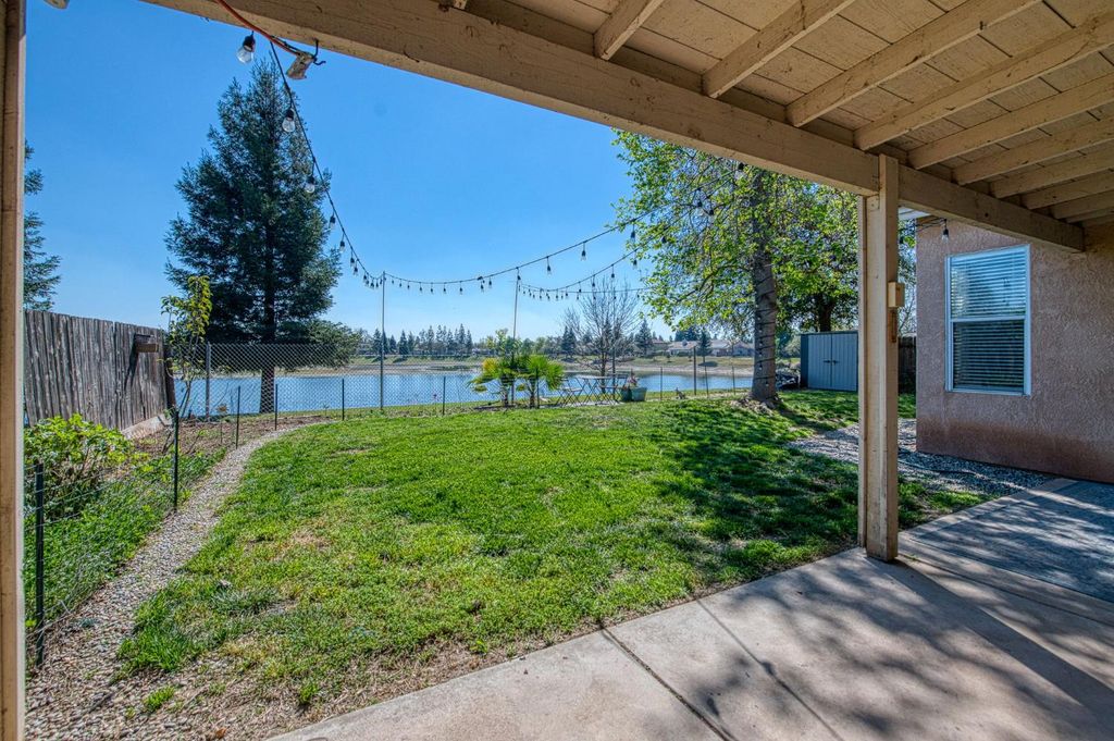 Image 34 of property listing at 2381 E Christopher Drive, Fresno, CA 93720