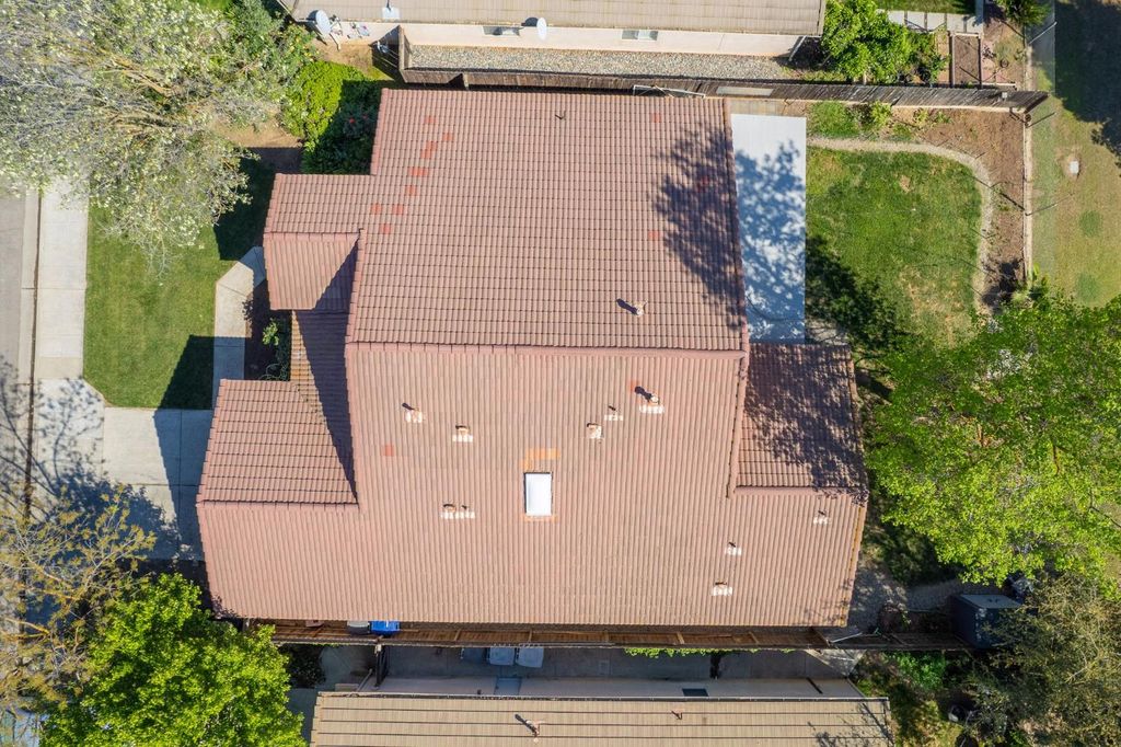 Image 48 of property listing at 2381 E Christopher Drive, Fresno, CA 93720