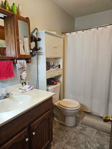 1006 E 5th Street, Mountain View, MO 65548