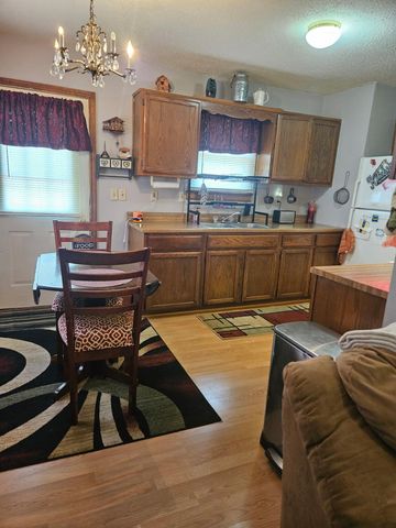 1006 E 5th Street, Mountain View, MO 65548