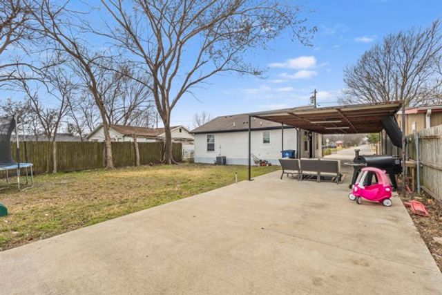 914 S Chatfield Street, Ennis, TX 75119