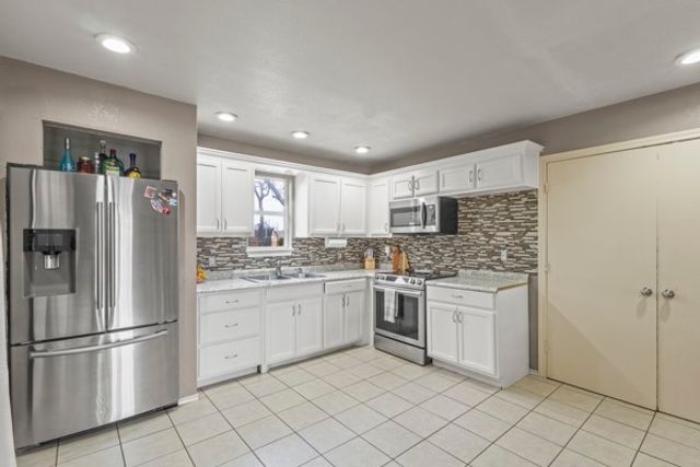 914 S Chatfield Street, Ennis, TX 75119