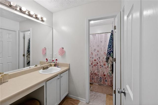 1062 Crown Landing Parkway, Mcdonough, GA 30252