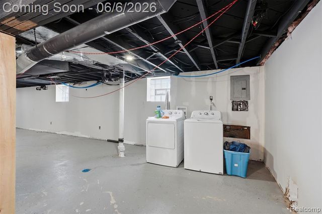 12186 Cloverlawn Street, Detroit, MI 48204