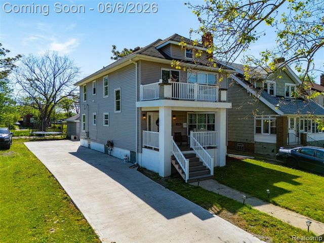 12186 Cloverlawn Street, Detroit, MI 48204