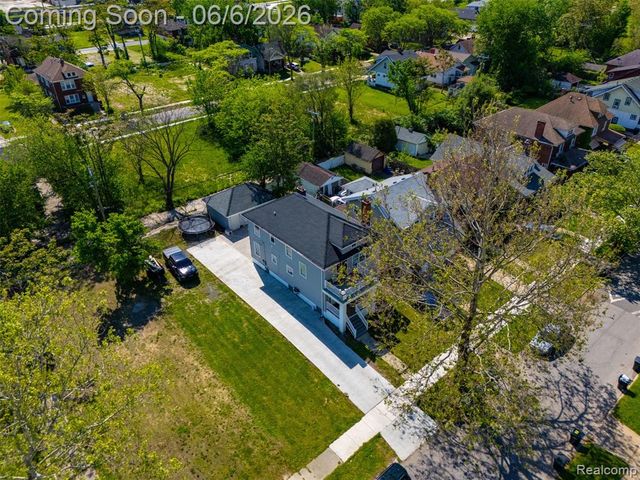 12186 Cloverlawn Street, Detroit, MI 48204