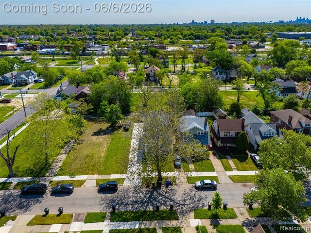 12186 Cloverlawn Street, Detroit, MI 48204