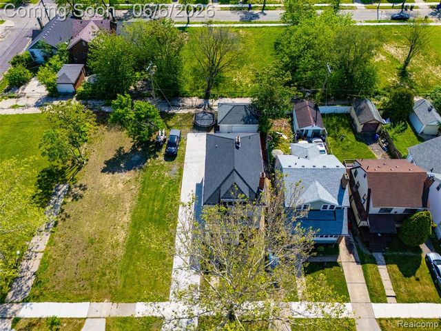 12186 Cloverlawn Street, Detroit, MI 48204