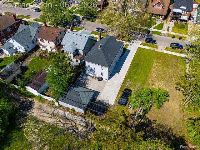 12186 Cloverlawn Street, Detroit, MI 48204