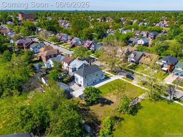 12186 Cloverlawn Street, Detroit, MI 48204