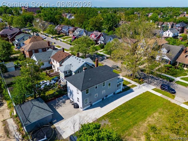 12186 Cloverlawn Street, Detroit, MI 48204
