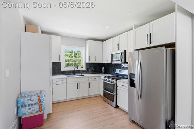 12186 Cloverlawn Street, Detroit, MI 48204