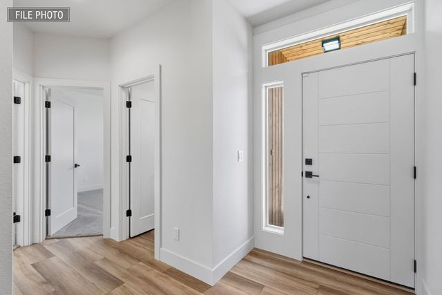 416 N Moen Ln, Greenacres, WA 99016