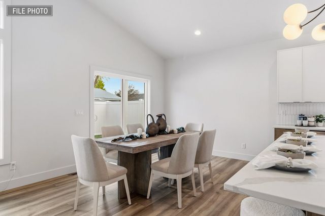 416 N Moen Ln, Greenacres, WA 99016