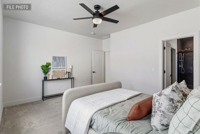 416 N Moen Ln, Greenacres, WA 99016