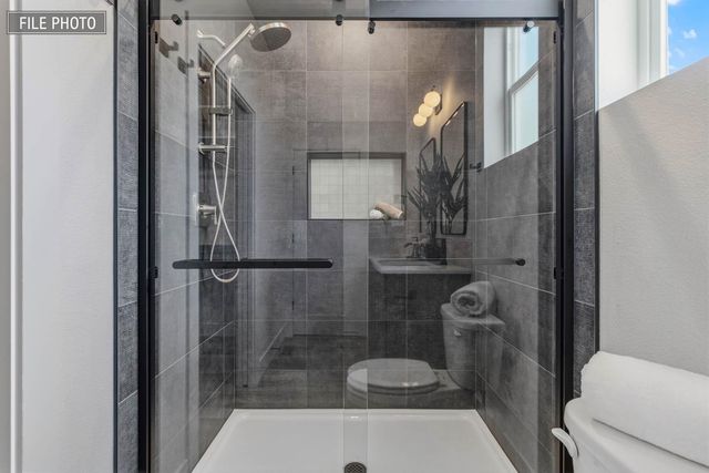 416 N Moen Ln, Greenacres, WA 99016