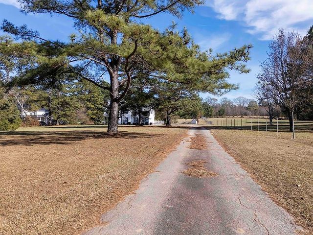 62 Smoak Field Rd, Griffin, GA 30223