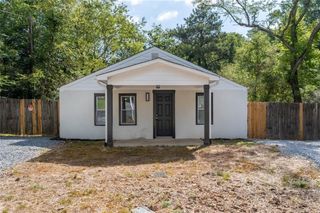 5304 Groovers Landing SE Road, Acworth, GA 30101