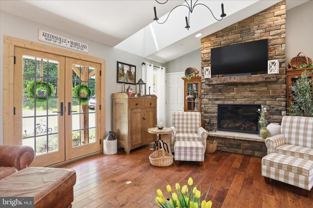 3310 HAWKS HILL LN, Keedysville, MD 21756