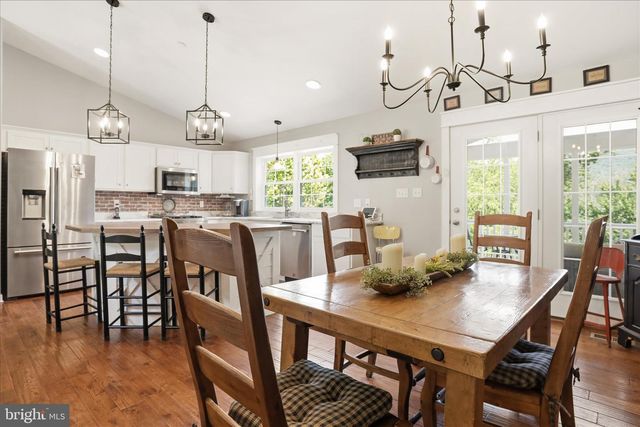 3310 HAWKS HILL LN, Keedysville, MD 21756