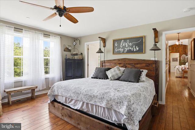 3310 HAWKS HILL LN, Keedysville, MD 21756