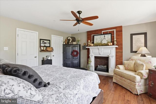 3310 HAWKS HILL LN, Keedysville, MD 21756