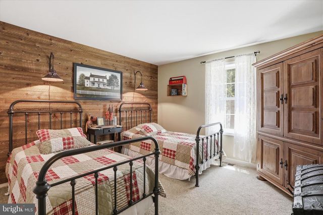 3310 HAWKS HILL LN, Keedysville, MD 21756