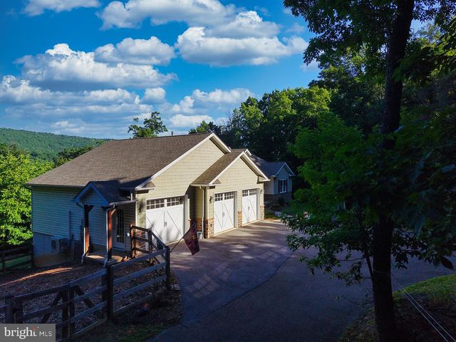 3310 HAWKS HILL LN, Keedysville, MD 21756