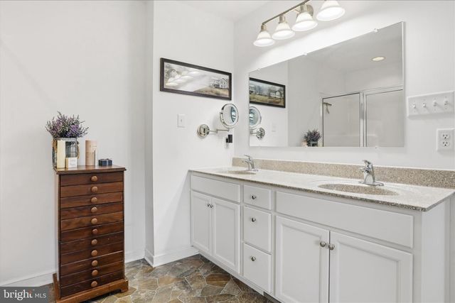 3310 HAWKS HILL LN, Keedysville, MD 21756