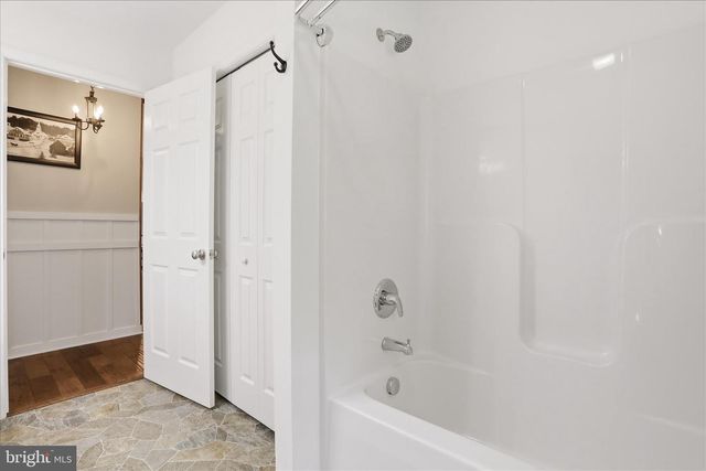 3310 HAWKS HILL LN, Keedysville, MD 21756